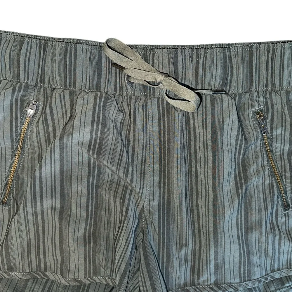 Athleta comfortable striped